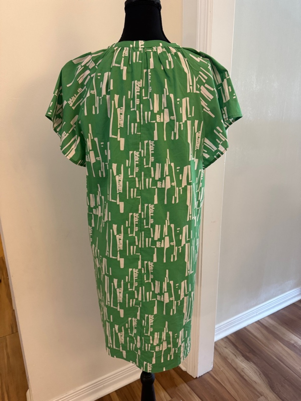 Pinch Green & White Printed Shift Dress - Picture 5 of 12